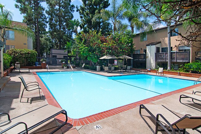Foto del edificio - 7932 Mission Center Ct