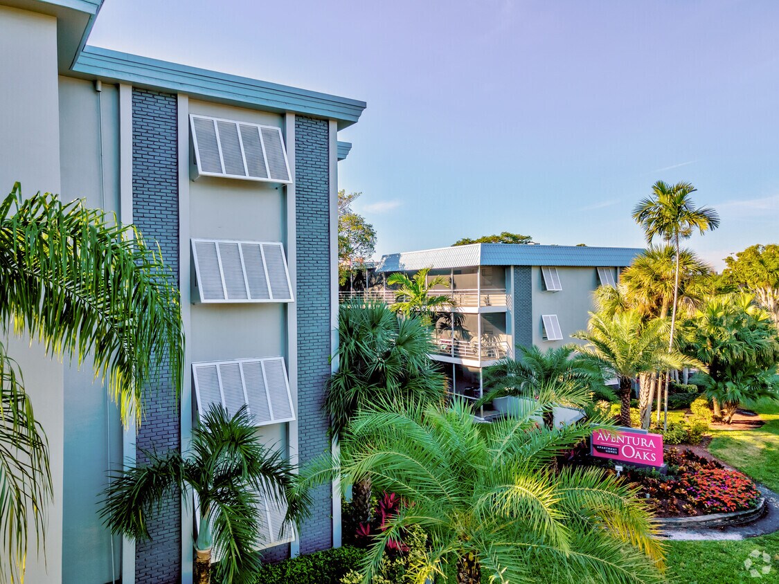 Foto principal - Aventura Oaks Apartments