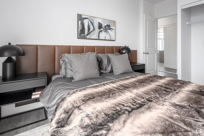 2 BR, 2 BA - 789 SF - King William Residences