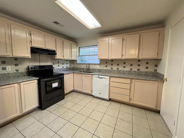 Foto del edificio - 8936 Angleton Pl