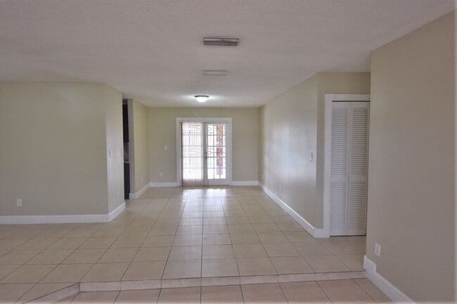 Building Photo - 1411 SW 139th Ave