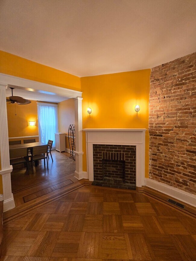 Building Photo - 3-Bedroom, 1.5 Bathroom Charles Village Townhouse
