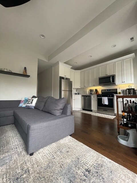 Foto del edificio - 2441 W Thomas St