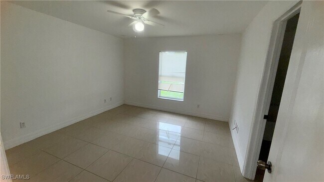 Foto del edificio - 1402 Alan Ave S