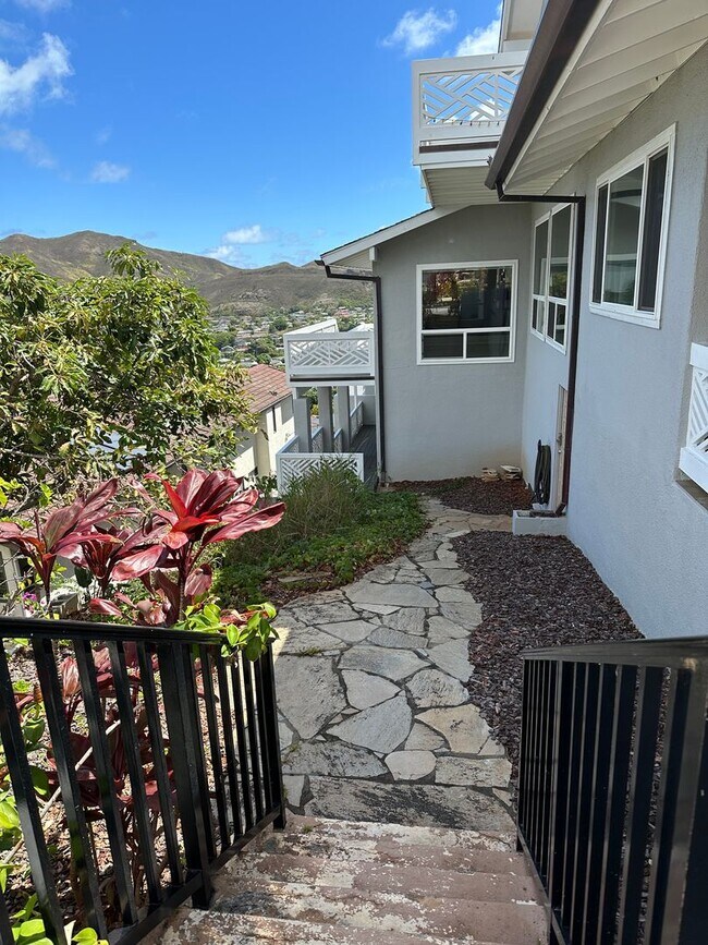 Building Photo - 4 bedroom, 4 bathroom, 3500 SF home with S...
