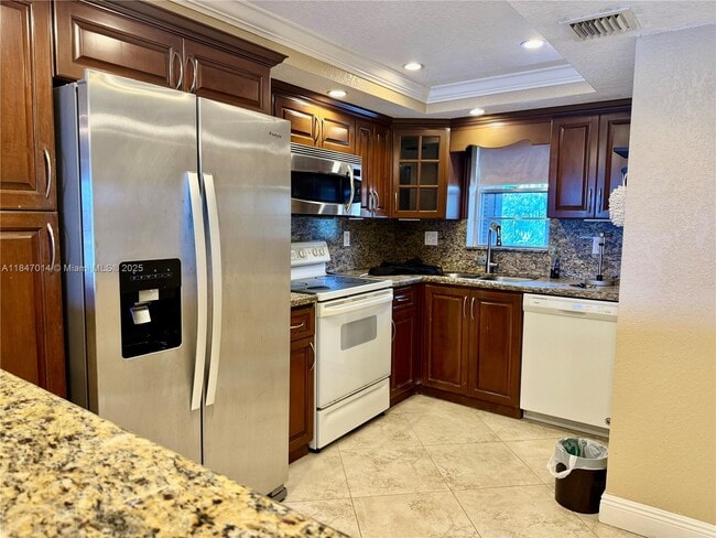 Building Photo - 3100 W Rolling Hills Cir