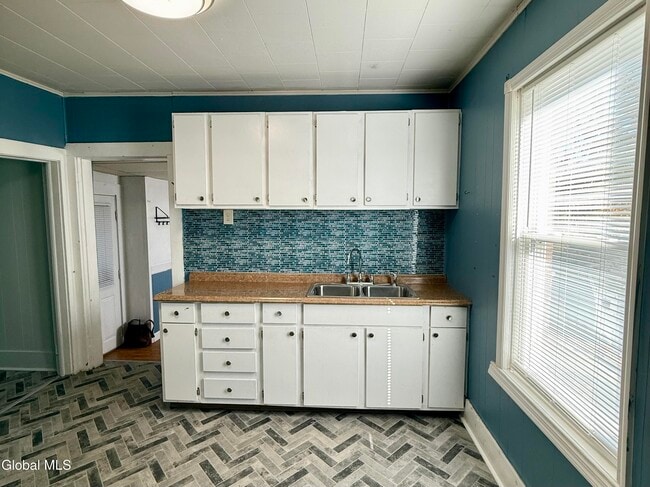 Building Photo - 7 Micklas St