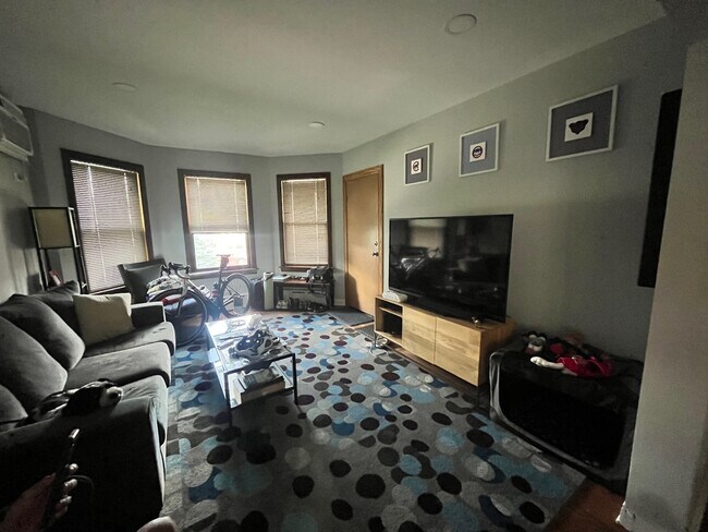 Foto del edificio - 3707 N Nora Ave