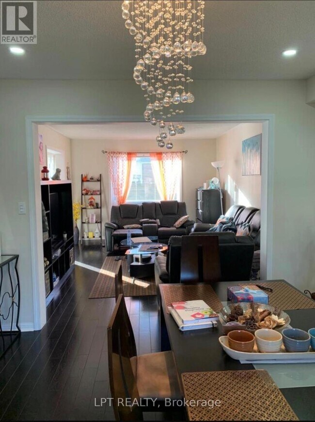 Photo du bâtiment - 6 MYSTCAL ROAD