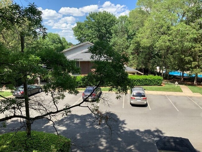 Building Photo - 7908 Greenside Ct