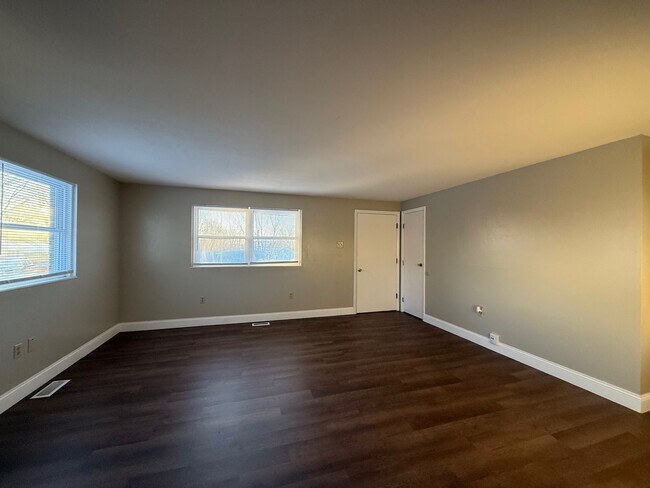 Foto del edificio - 239 Euclid Ave