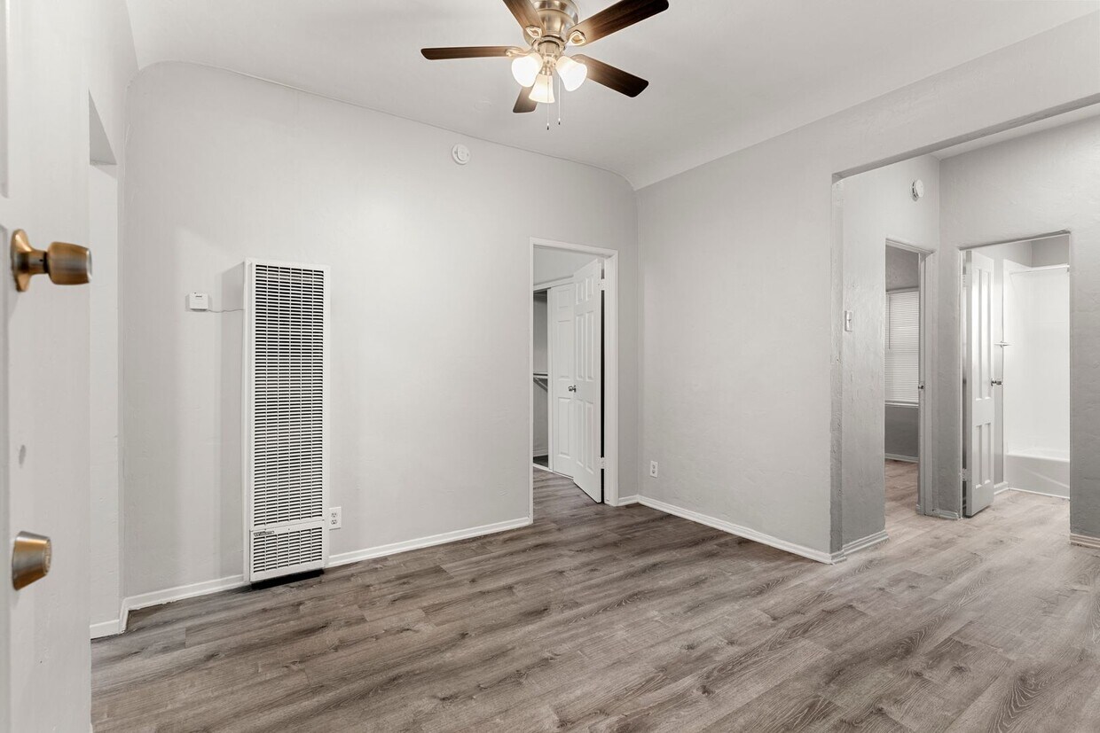 Foto principal - 722 Maine Ave