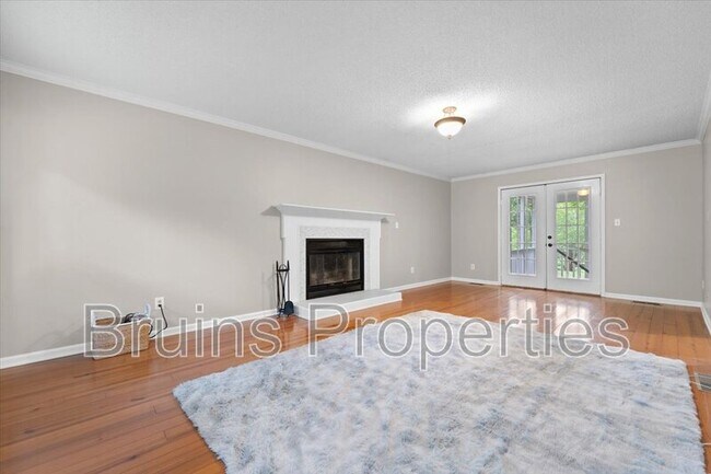 Foto del edificio - 4457 Eagles Nest Dr