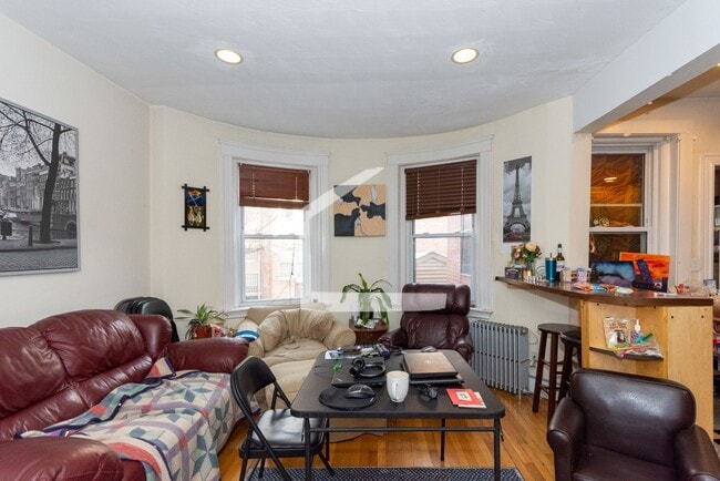 Beautiful 3 bd in Brookline - Beautiful 3 bd in Brookline House
