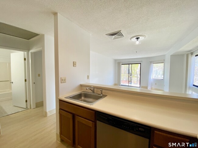 Foto del edificio - 1204 Whitney Ave