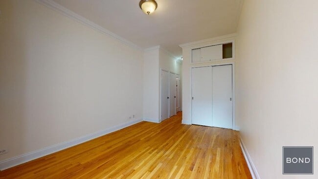 Foto del edificio - 240 E 83rd St