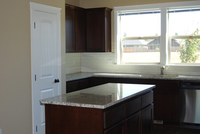 Building Photo - 3-bedroom Home for rent Independance OR