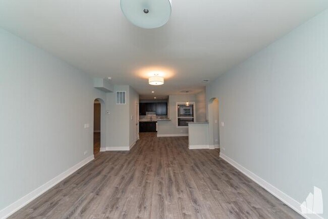 Building Photo - 2 bedroom in Evanston IL 60202