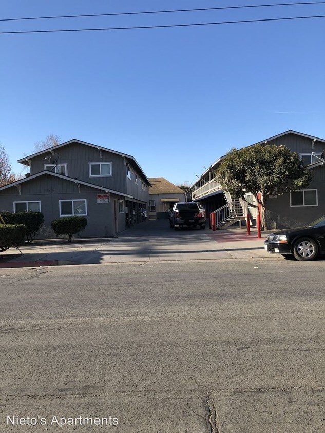 Building Photo - 120 S San Lorenzo Ave