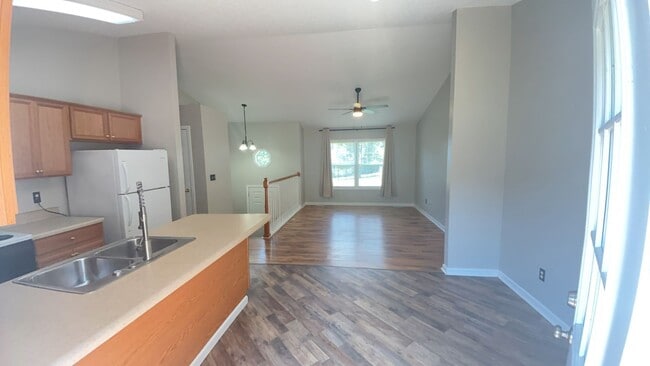 Building Photo - 3 bed/2bath in Jonesborough, TN, large bon...