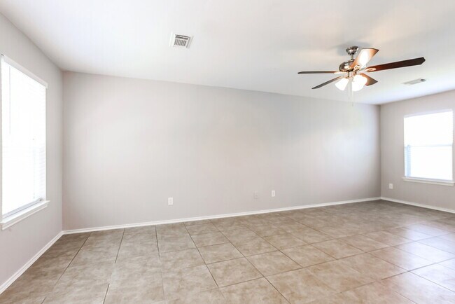 Foto del edificio - 7219 Rising Brook Dr