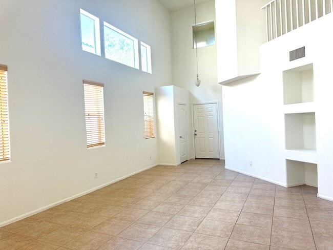 Building Photo - 8831 Palm Creek Ct