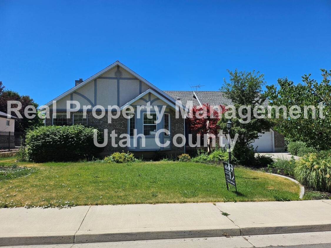 Primary Photo - Large Home in the foothills of Springville