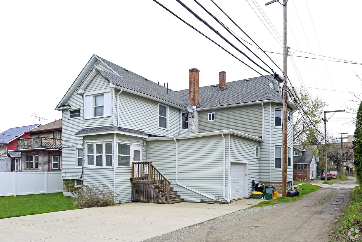 Building Photo - 322 S Laurel St