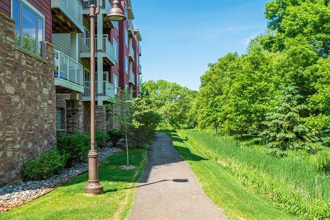 Building Photo - West View Estates