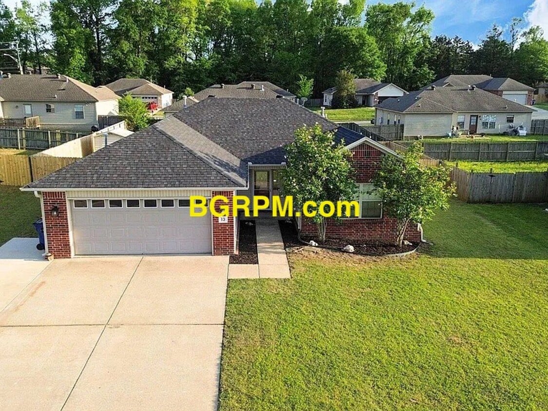 Primary Photo - 4 Bdrm, 2 Bath, Cabot Home,