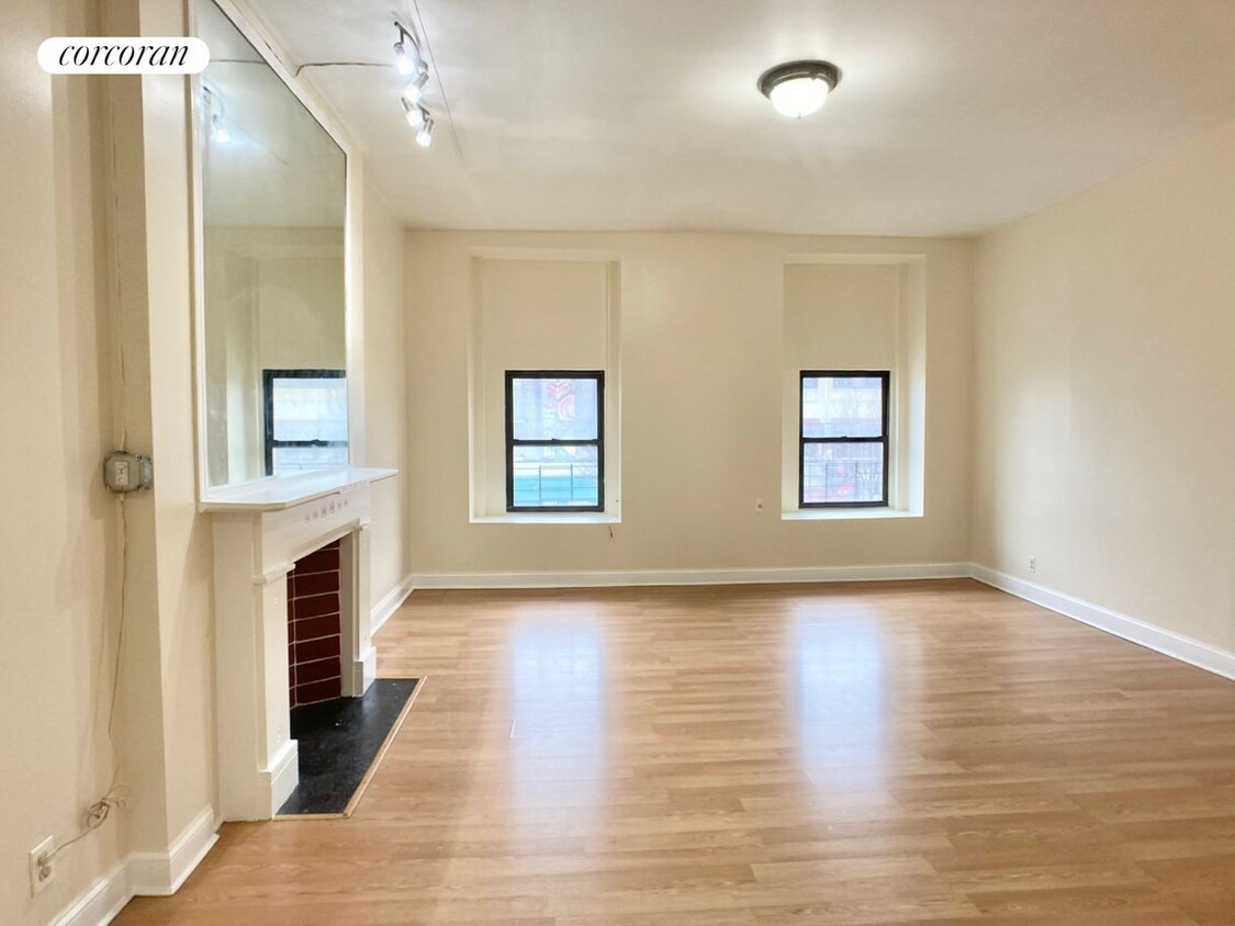 Foto principal - 173 E 116th St