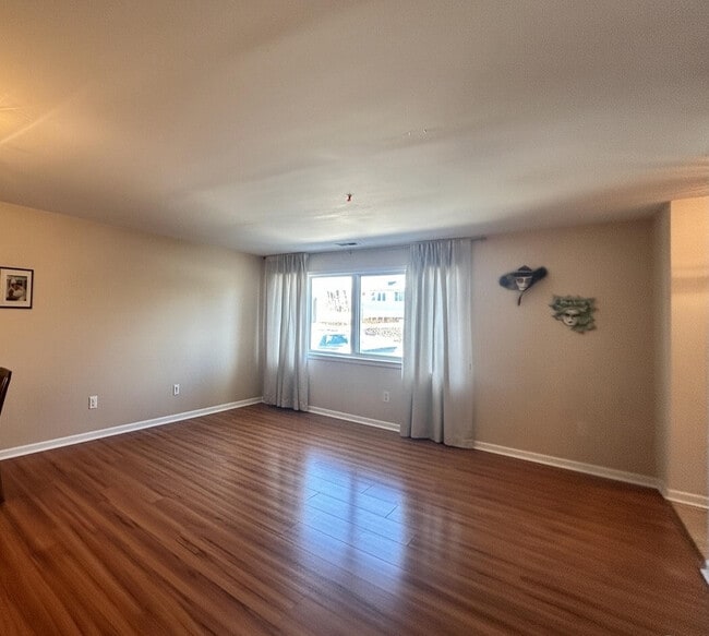 Image virtually staged for illustrative purposes (to remove personal belongings). - 9 Augusta Dr