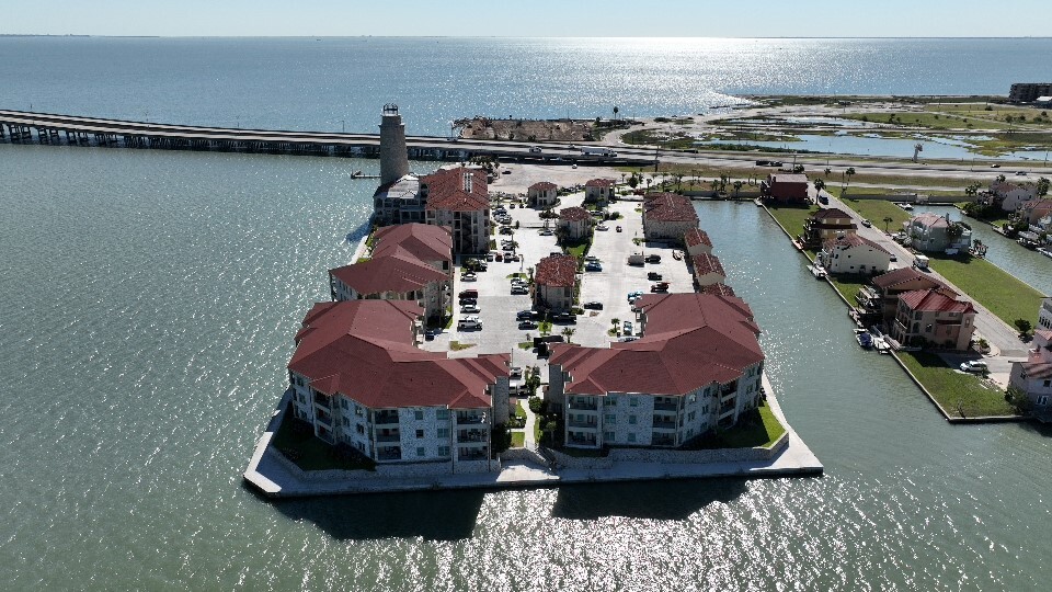 Lighthouse Pointe Apartments 4933 W Causeway Blvd Corpus Christi, TX