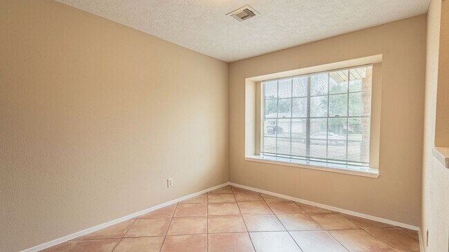 Building Photo - 2516 Orion Dr