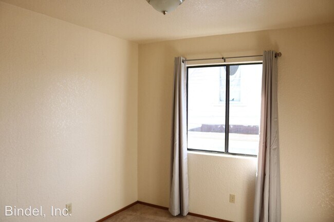 Building Photo - 1724 3rd St