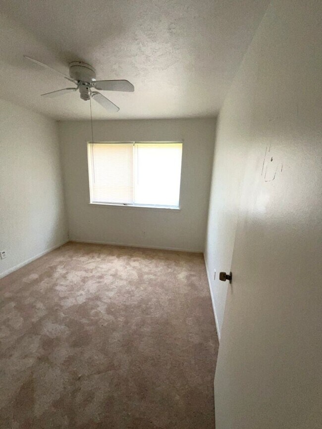 Building Photo - 14834 Keelby Dr