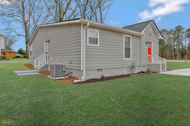 Building Photo - 800 S Stone Mountain Lithonia Rd