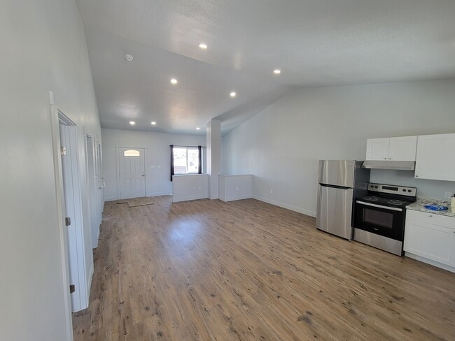 Building Photo - 200 Gannett Dr
