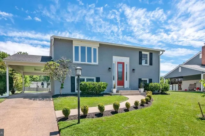 Primary Photo - 4223 Lees Corner Rd