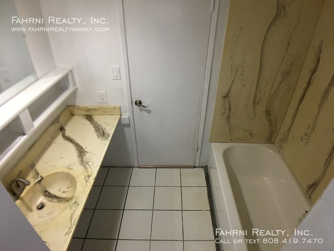 Building Photo - 87-1550-1550 Farrington Hwy