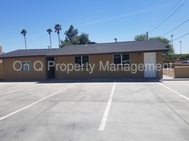 Building Photo - Ready for move in! Must See!