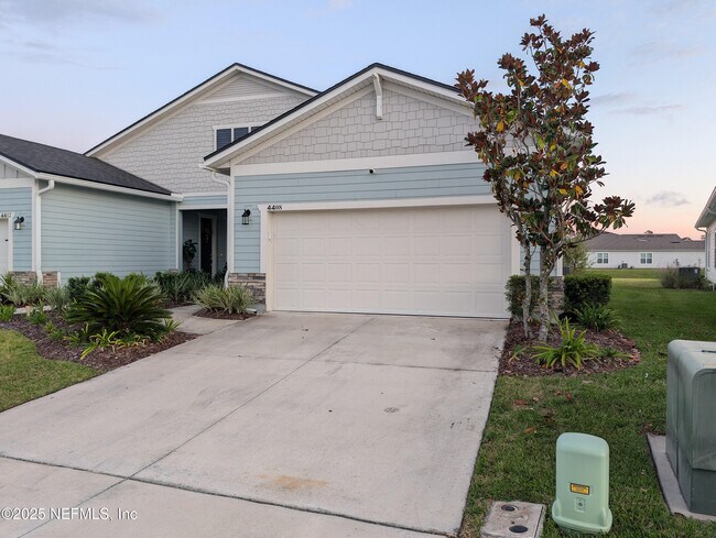 Foto del edificio - 4408 Sun Lily Ct