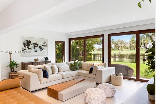 Foto del edificio - 5911 Alton Rd