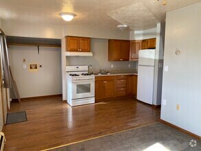 Building Photo - 454 Hy-Vue Dr