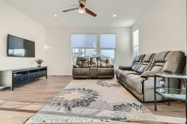 Building Photo - 11059 Shining Star Cir