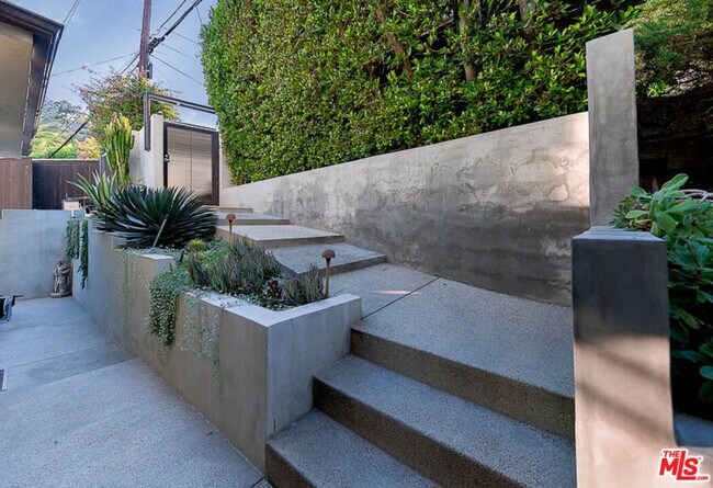 Building Photo - 8573 Appian Way