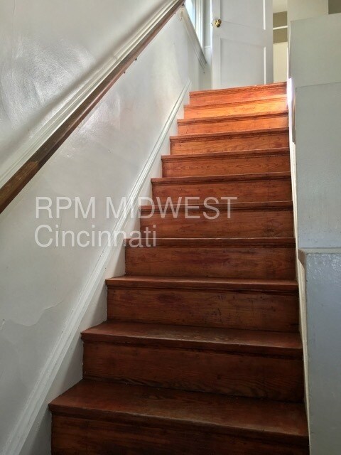Building Photo - 1801 Weyer Ave