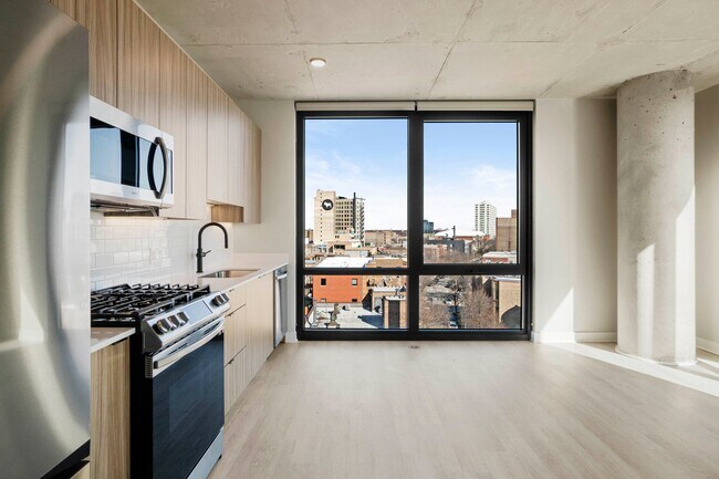 Foto del edificio - 4600 N Broadway