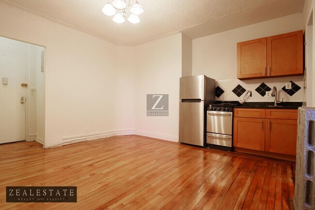 Building Photo - 299 Adelphi Street