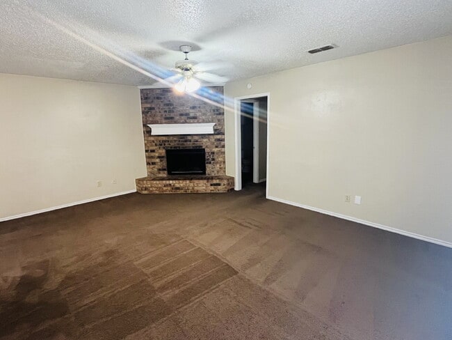 Foto del edificio - 2 Bedroom Duplex